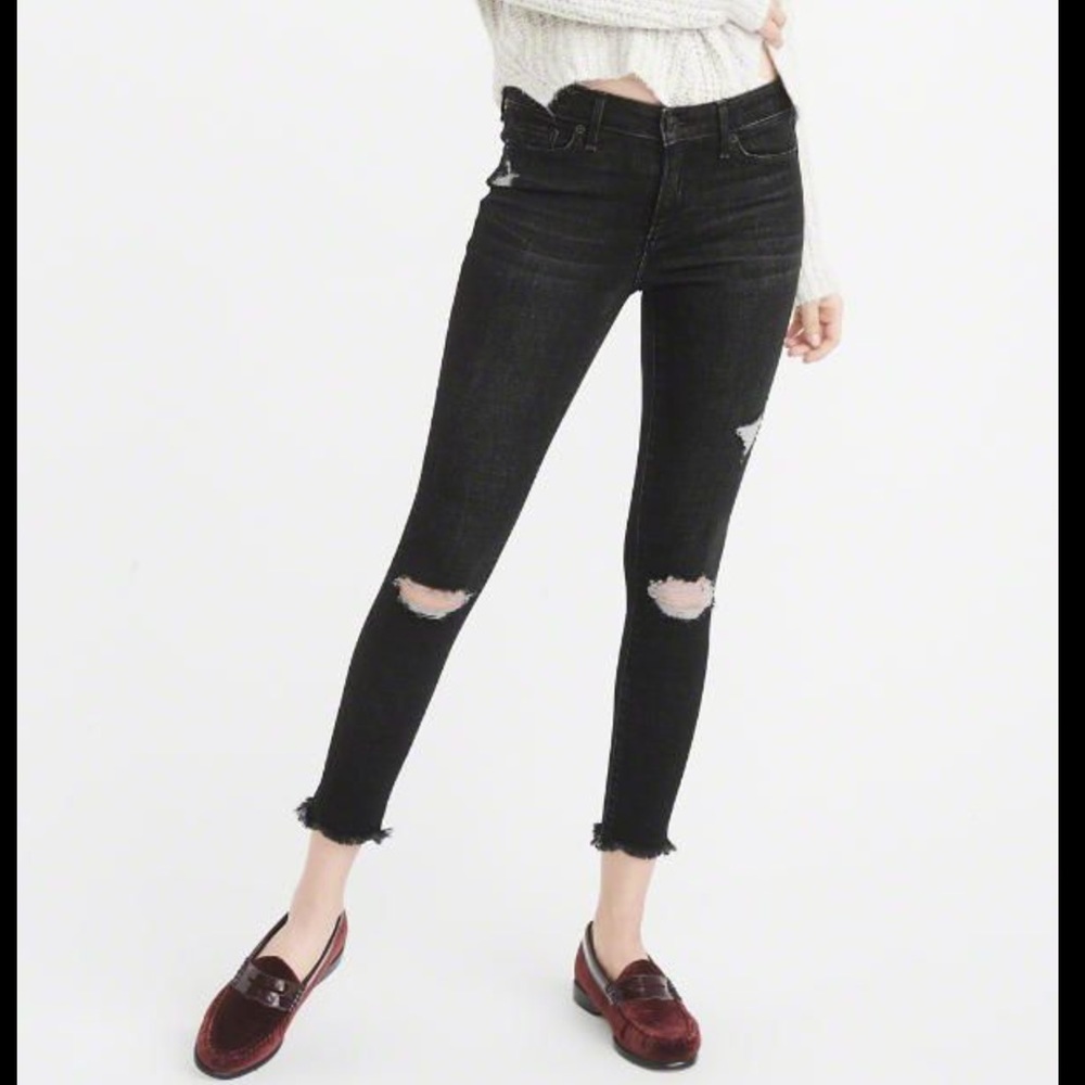 Abercrombie & Fitch Black Harper Low Rise Ankle Distressed Jeans - Size 24